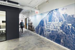 外国公司办公室装饰设计效果图