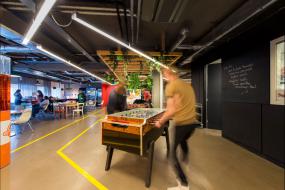 外国公司办公室最新室内装修效果图片