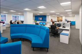 投资公司办公室设计室内效果图