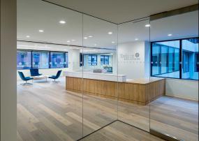 最新投资公司办公室装饰设计图