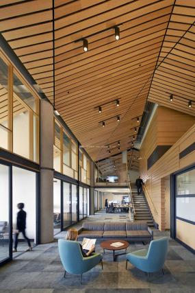 高档投资公司办公室装修图片