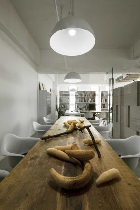 最新设计公司办公室装饰设计图