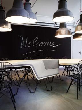 化工企业办公室装饰室内效果图