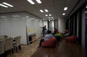 传媒文化公司办公室设计与装修效果图