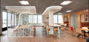 办公室室内玻璃隔断装修图