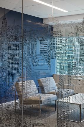 时尚个性办公室玻璃隔断设计案例