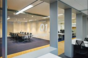 高端体育运动公司办公室装修效果图