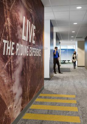 体育运动公司办公室最新室内装饰设计效果图片