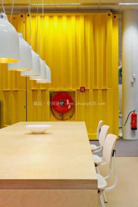 体育运动公司办公室装修实物图片