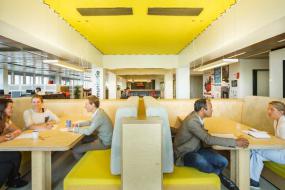 体育运动公司办公室装修实景图图片