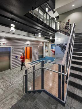 体育运动公司办公室最新室内装修设计图片