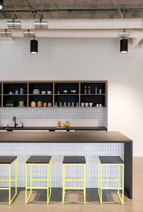 体育运动公司办公室室内设计图片赏析