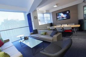 最新通信公司办公室装饰实景图