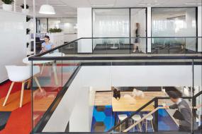 专业软件公司办公室装修设计图片