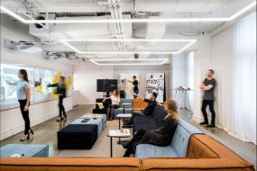 电子科技公司办公室室内装修实景图