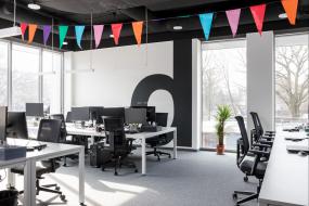 工业公司办公室装饰室内效果图