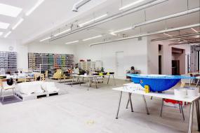 玩具公司办公室最新室内装修图