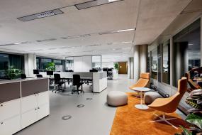 专业互联网公司办公室室内装修与设计图