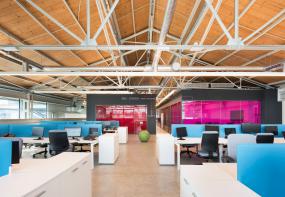 互联网公司办公室设计效果图