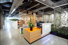 互联网公司办公室最新室内装饰设计图片