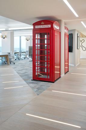 广告公司办公室设计效果图