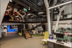 互联网公司办公室室内装饰设计效果图片