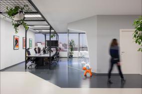 最新互联网公司办公室室内装饰效果图片