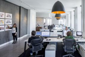 金融公司办公室室内装修实景图