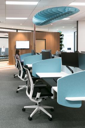 高档金融公司办公室装修图片