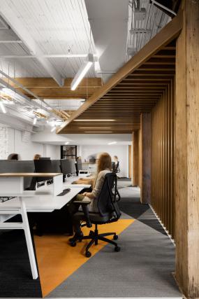 最新金融公司办公室设计室内图片