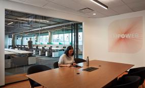 金融公司办公室设计室内效果图