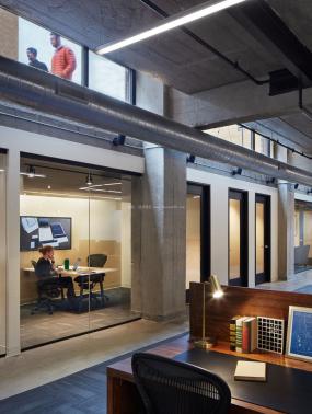 金融公司办公室装潢设计图