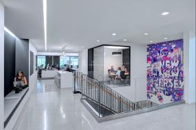 最新金融公司办公室室内装饰设计效果图片