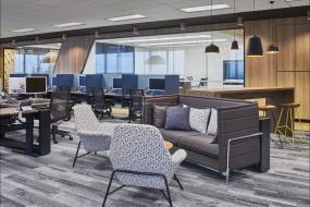 服装公司办公室最新室内装饰设计效果图片