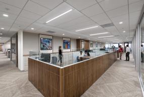 服装公司办公室设计装饰图