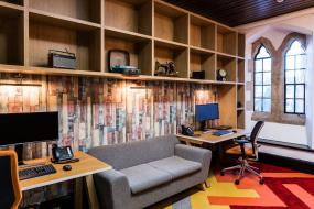 服装公司办公室室内装饰效果图片大全