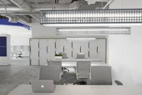 服装公司办公室装饰室内效果图