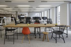 开放式办公室装修设计效果图