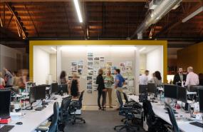 开放式办公室装修方案效果图