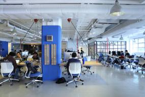 简单办公室室内装修实景图