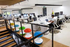 高端办公室设计室内装修效果图片