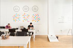 高端办公室最新室内装修图