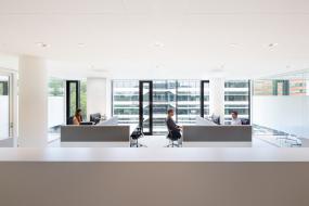 高档办公室最新室内装饰设计效果图片