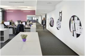 高档大气办公室装修效果图