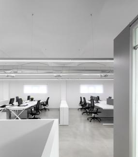 创意办公室装修装潢效果图