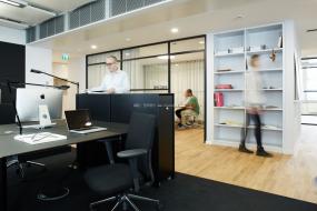 创意办公室装修高清图片