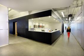 现代办公室前台装饰效果图片