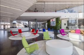 高端现代办公室前台装修效果图