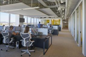 高档创意办公室装修图片