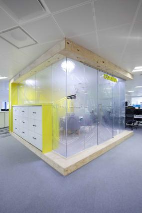 高端设计公司玻璃隔断装修效果图